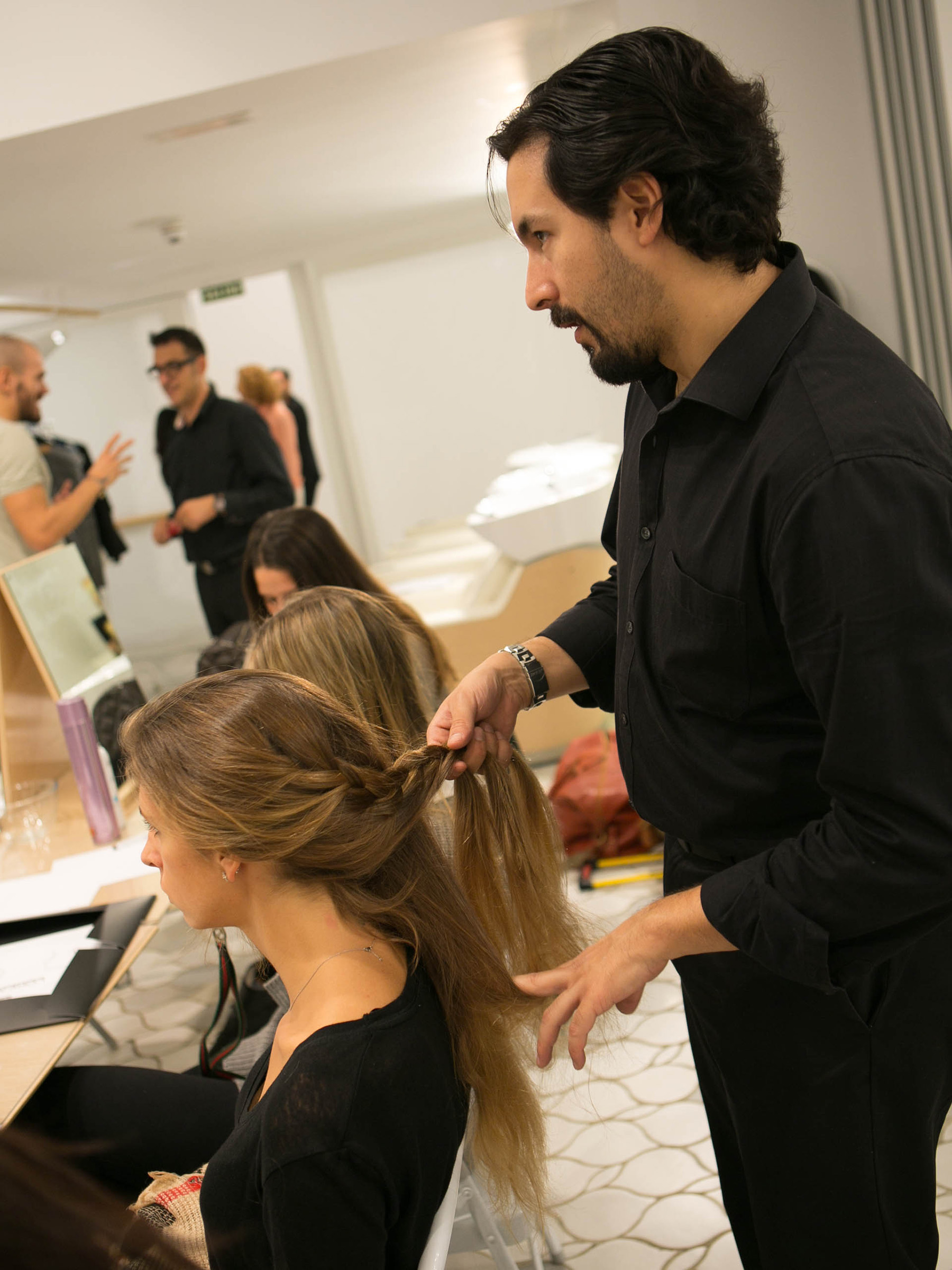 Mariano Mora, estilista y formador academia l'oréal professionnel barcelona, españa Foto: dpi del paso imágen
