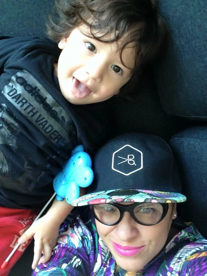 Michelle Ceballos, estilista, y speaker comparte su trabajo y pasión con su hijo Lucca