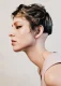 Corte corto femenino con textura dorada y laterales limpios de la colección Dazzling Essence de Mark van Westerop