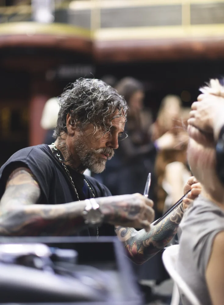 Backstage con Rudy Mostarda en 2025