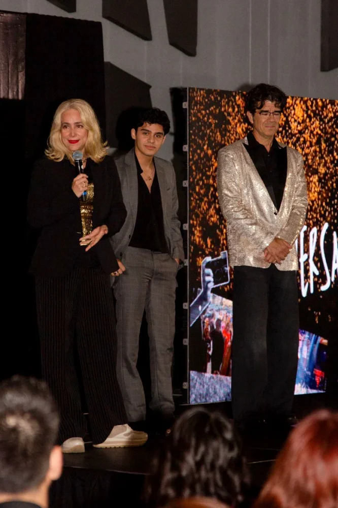 Dueños de Baja Beauty durante el aniversario 17 junto a Pravana y Schwarzkopf Professional en Golden Night 2025.