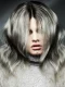 Cabello largo ondulado en tono gris con volumen en la colección Spectra de Gary Hooker & Michael Young