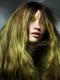Cabello largo verde con textura natural en la colección Spectra de Gary Hooker & Michael Young