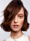 TONI&GUY presenta Hair like LABEL.M con bob castaño ondulado, brillo capilar y acabado suave en la modelo Anabel.