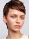 TONI&GUY presenta Hair like LABEL.M con corte pixie castaño, fleco lateral y textura corta en la modelo Lucie.