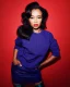 Modelo con cabello negro pulido y ondas glam en la colección Verve de Project Afro, con fondo rojo y styling azul.
