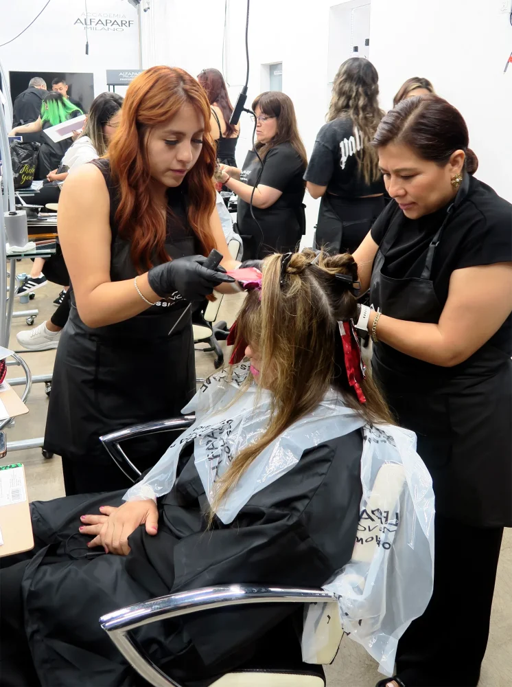 Aspectos del curso Master Colourist impartido por Vivica Davies, en la Academia Alfaparf Milano Professional de Ciudad de México.
